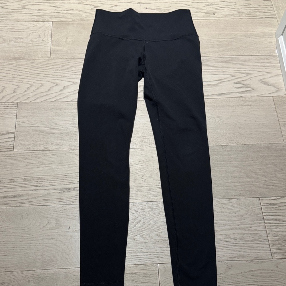 Ivivva Black Leggings size 14 kids. Like lulu 2/4